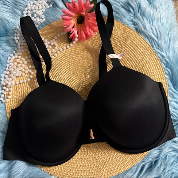 Victoria's Secret Black Bra - Picture 1 of 6